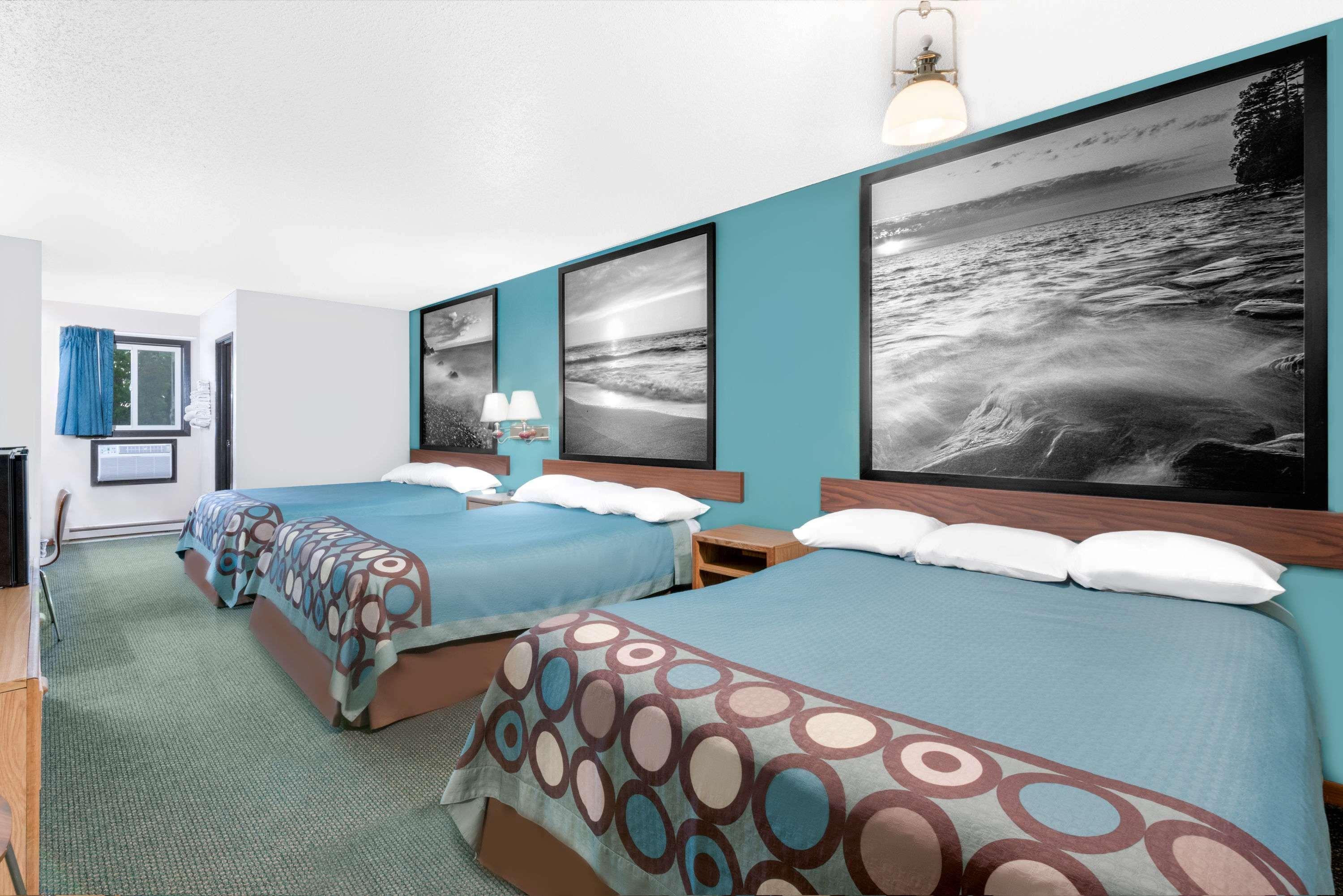 Super 8 By Wyndham Huron Zewnętrze zdjęcie